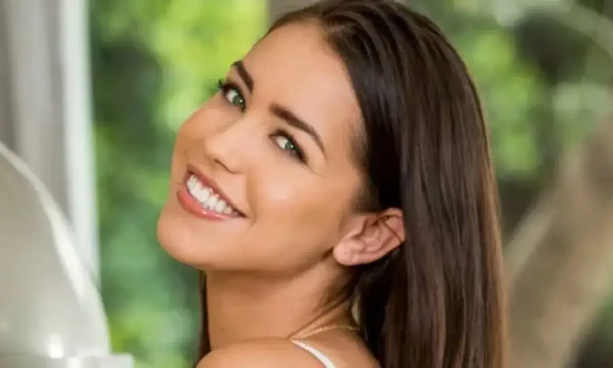 Alina Lopez Age, Birthday, Height, Net Worth, and Bio